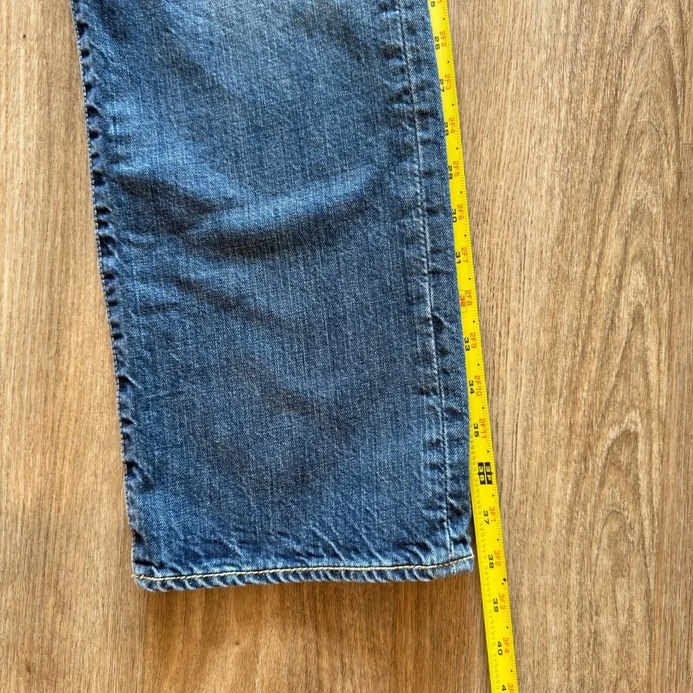 Levis 501 Original Fit Mens Jeans 34x30 Medium Wash Blue Button Fly Straight Leg